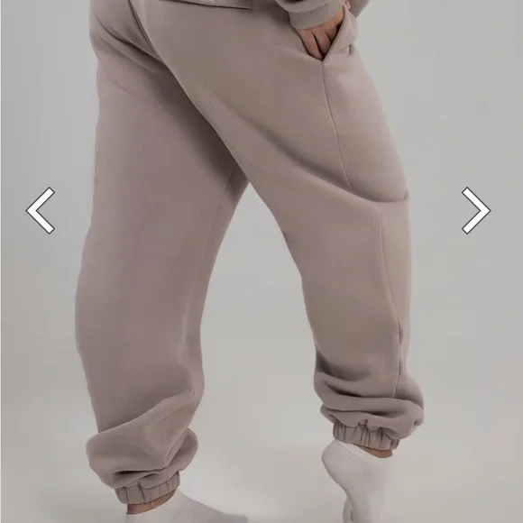 Comfrt Travel Essentials Sweatpants - Picture 2 of 6